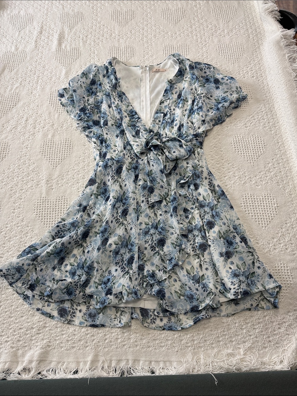 Francesca’s Mi Ami Aria Blue Floral Wrap Mini Dress (M)